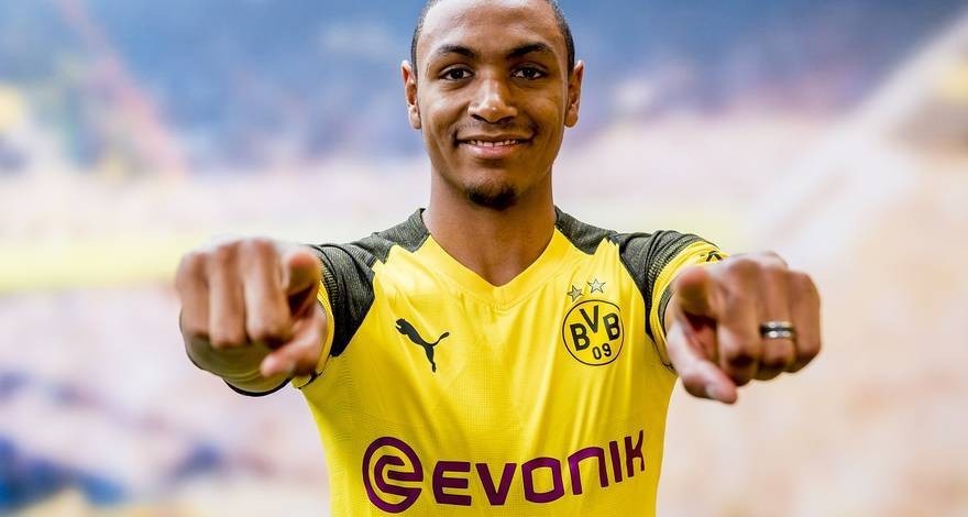  耐克续约德甲霸主拜仁至2025年  