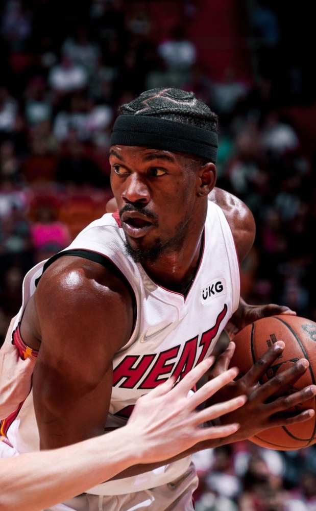  萨博尼斯制霸篮板国王大胜马刺巩固西部第六